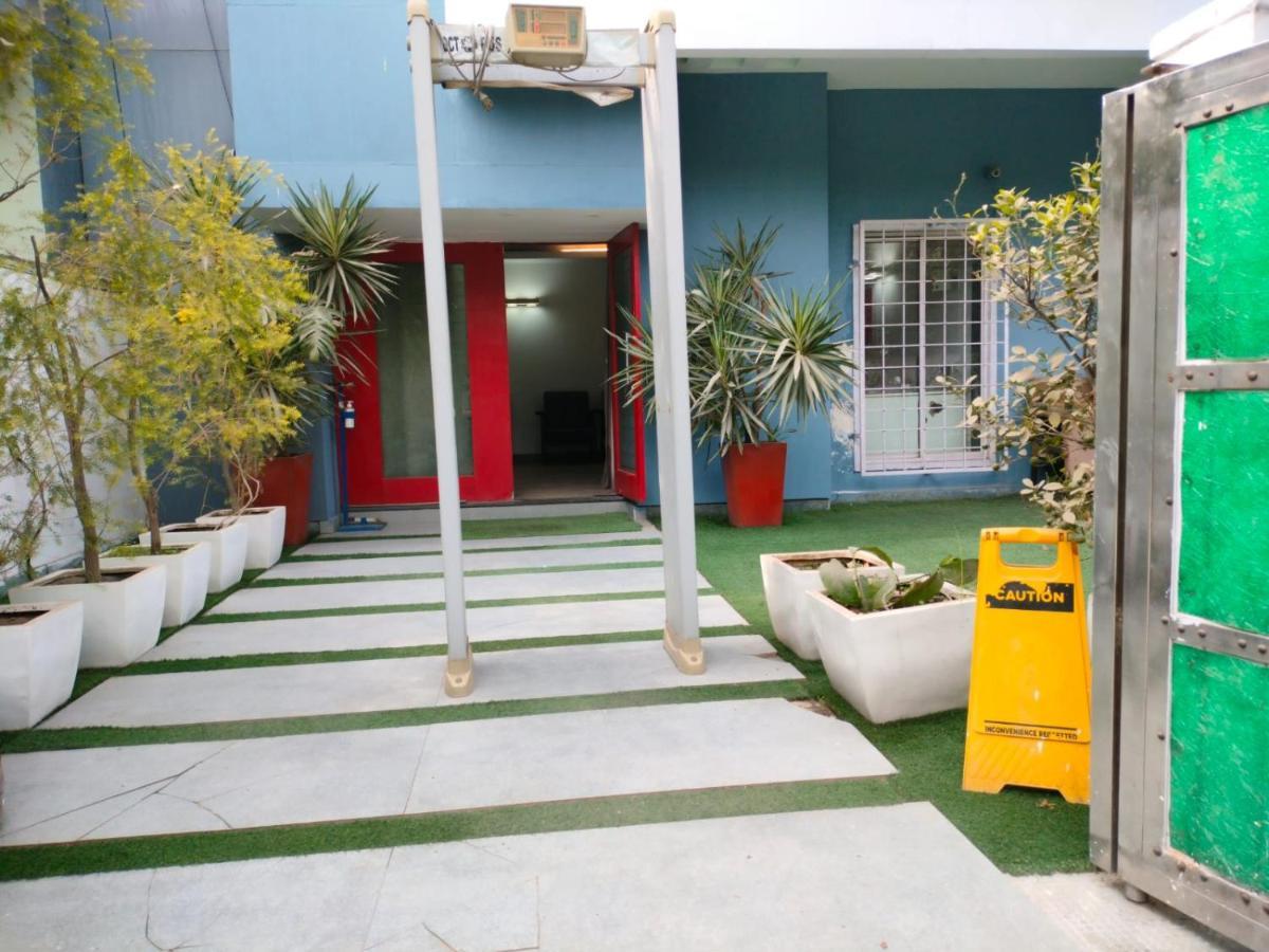 Divine Inn Couple Friendly Hotel Near Sector 51 Metro Station 노이다 외부 사진