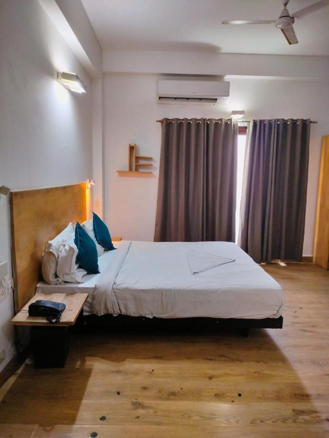 Divine Inn Couple Friendly Hotel Near Sector 51 Metro Station 노이다 외부 사진