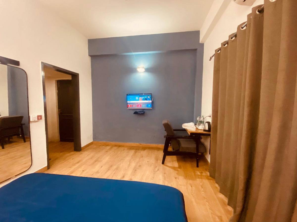 Divine Inn Couple Friendly Hotel Near Sector 51 Metro Station 노이다 외부 사진