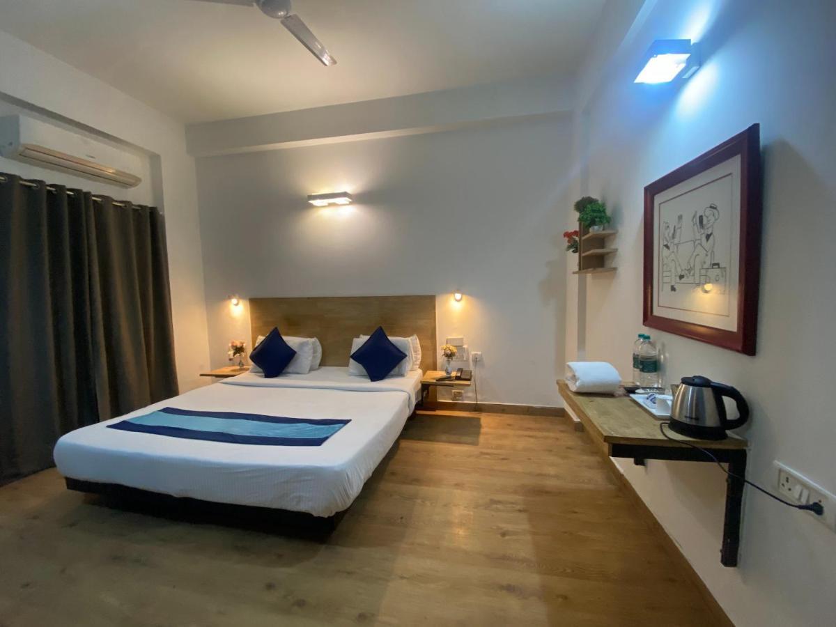 Divine Inn Couple Friendly Hotel Near Sector 51 Metro Station 노이다 외부 사진