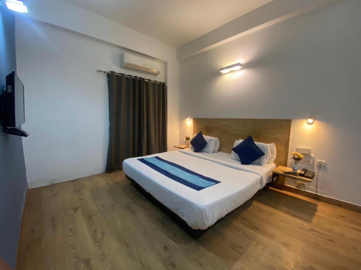 Divine Inn Couple Friendly Hotel Near Sector 51 Metro Station 노이다 외부 사진