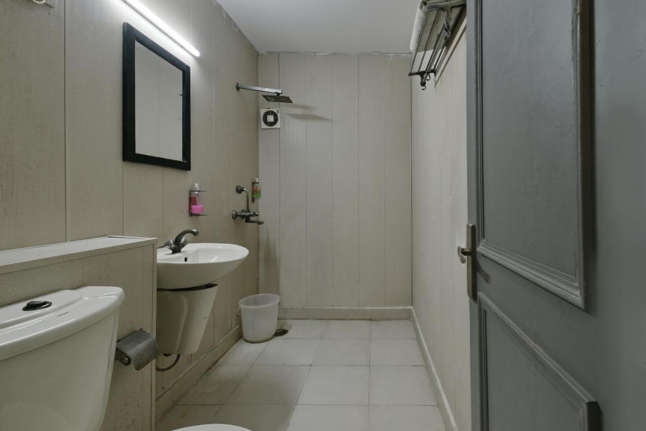 Divine Inn Couple Friendly Hotel Near Sector 51 Metro Station 노이다 외부 사진