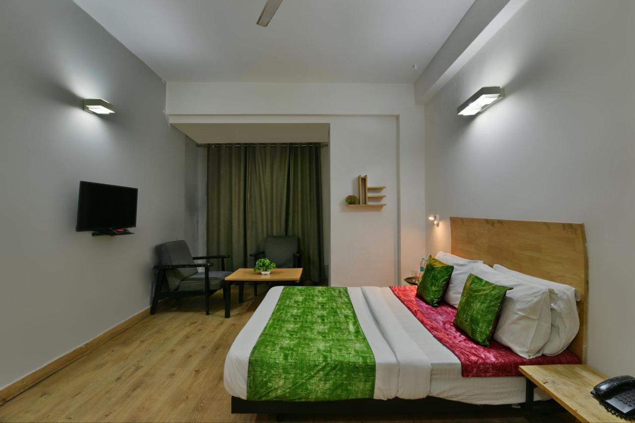 Divine Inn Couple Friendly Hotel Near Sector 51 Metro Station 노이다 외부 사진