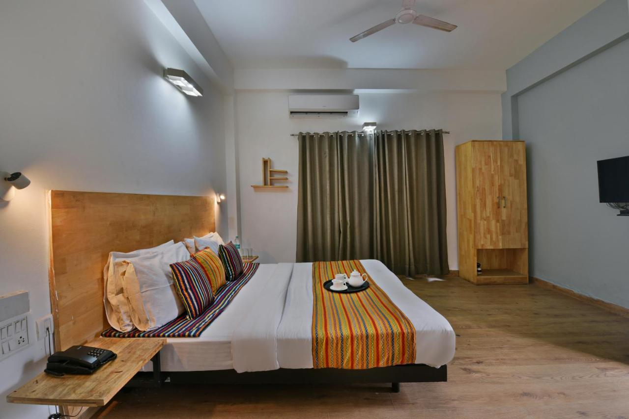 Divine Inn Couple Friendly Hotel Near Sector 51 Metro Station 노이다 외부 사진