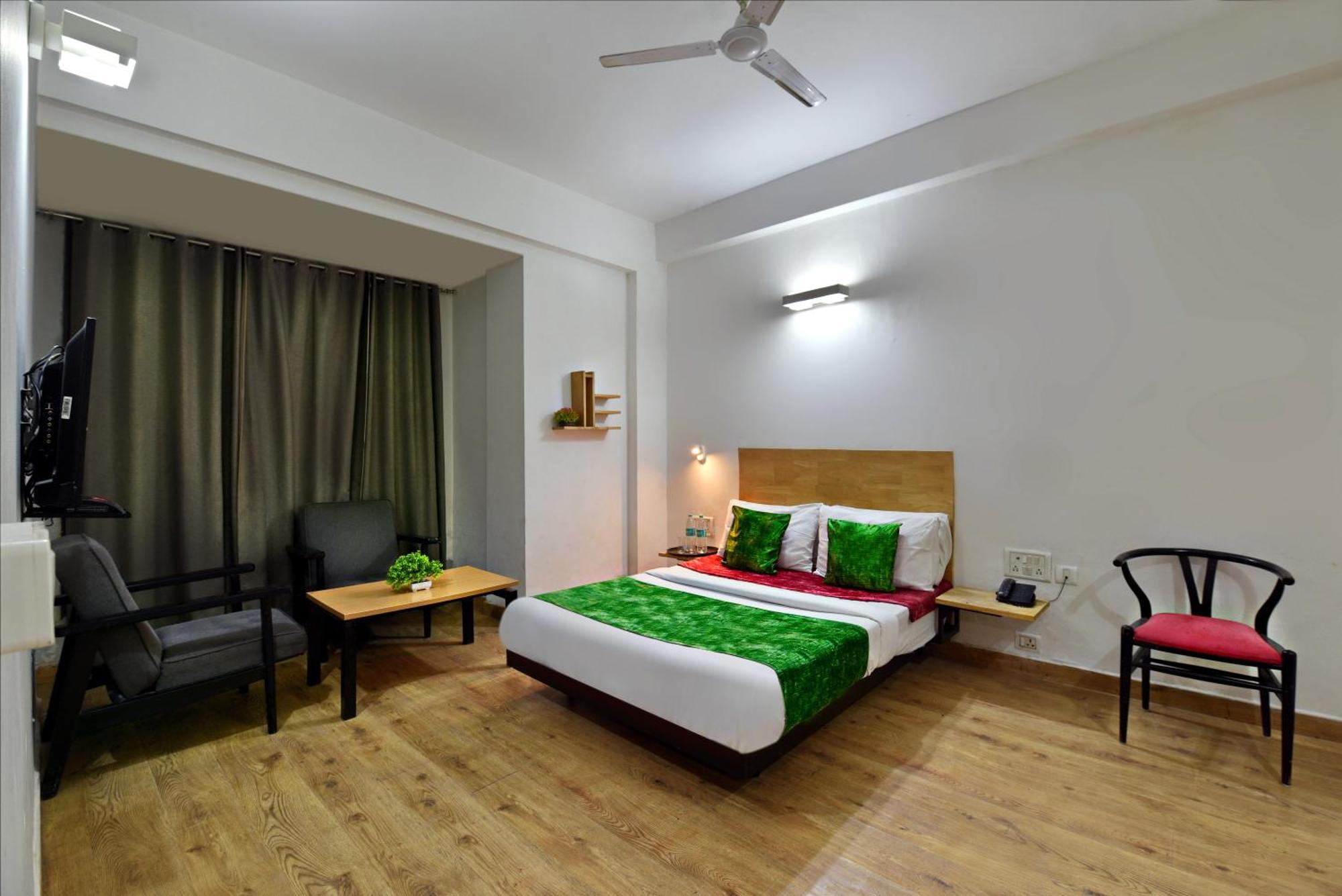 Divine Inn Couple Friendly Hotel Near Sector 51 Metro Station 노이다 외부 사진